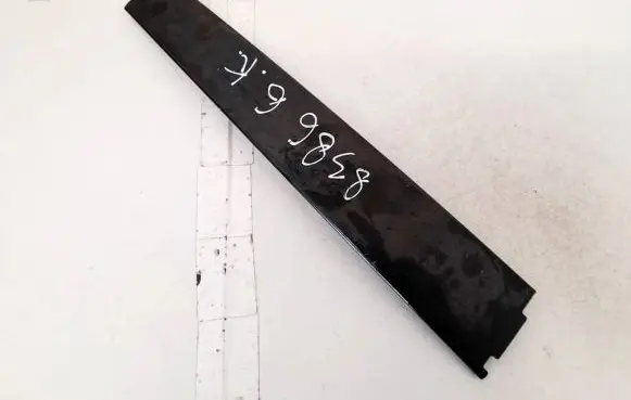 Chrysler PT Cruiser Front door glass trim molding 05288839ad 99963z27302