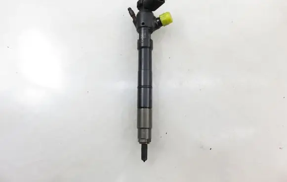 Volkswagen Golf VII Fuel injector 28577054 04L130277BF