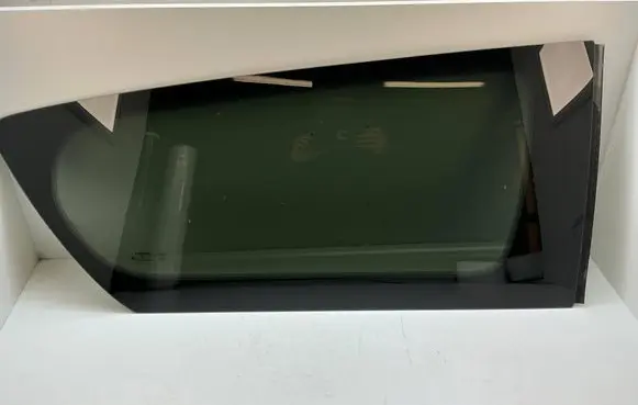 Chrysler Pacifica Rear side window E000989 43R000184