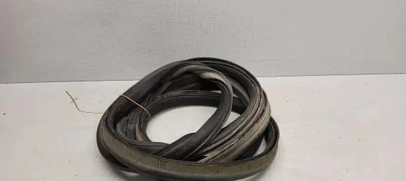 Volkswagen Caddy Trunk rubber seal (body) 