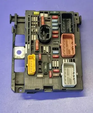 Peugeot 308 BSM Control unit 9663100480