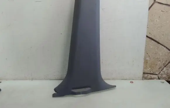 (B) pillar trim (bottom)