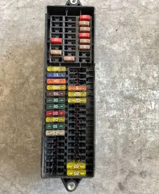 Volkswagen Touran II Fuse box set 1T1930025A 3917134 2705190706