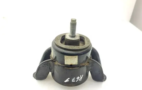 Hyundai i40 Engine mount bracket 218103Z100 1105060619