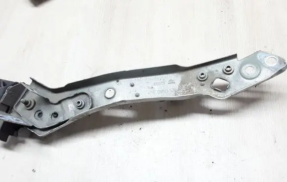 Renault Megane III Headlight/headlamp mounting bracket 6251206D