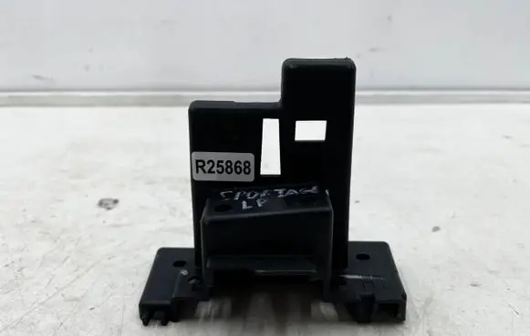 KIA Sportage Radiator mount bracket 86357R2000