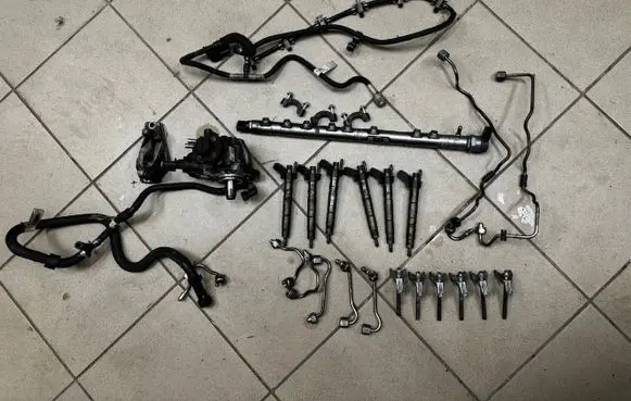 BMW 5 F10 F11 Fuel injection system set 0445010617 7800123 7805428