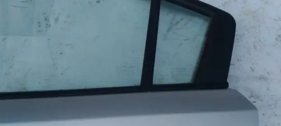 Mazda 3 I Rear vent window glass 