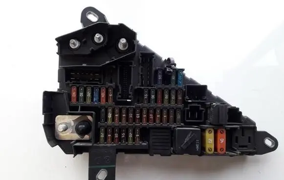BMW 5 E60 E61 Fuse box set 6906603 6906588-08