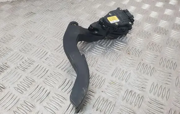 Audi A4 S4 B5 8D Accelerator throttle pedal 8D1723523A