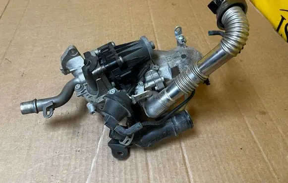 Citroen C4 II Picasso EGR valve cooler 9803250080 702209140 13T325
