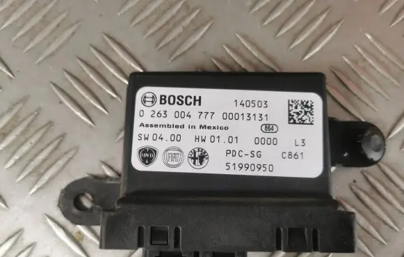 Fiat 500L Engine control unit/module 0263004777