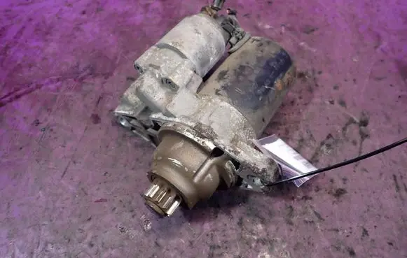 Volkswagen Fox Starter motor 