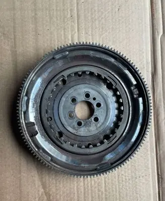 Volkswagen PASSAT B7 Flywheel 03C105266AA