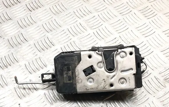 Opel Vectra C Front door lock 13210771