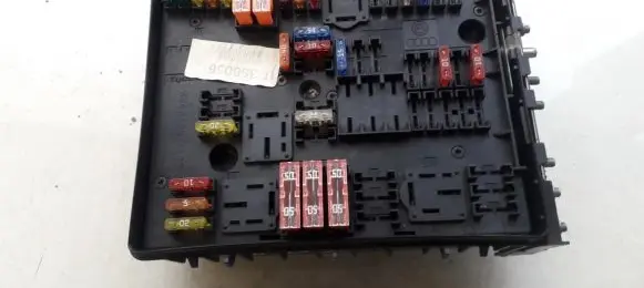 Volkswagen Golf V Fuse box set 1K0937124H