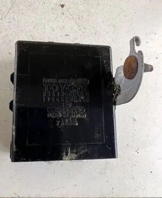 Toyota Land Cruiser (HDJ90) Transfer box differential control unit 8953360080 1796000210