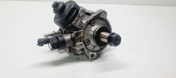 Hyundai Tucson TL Fuel injection high pressure pump 331002F600 0445010598