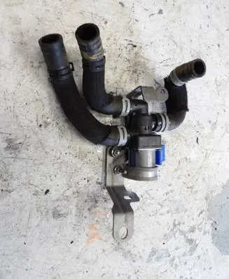Renault Captur II Coolant heater control valve 212301538R A0535000140