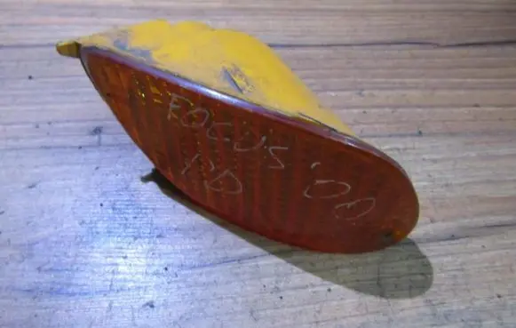 Ford Focus Front indicator light asyxs4x13368a asyxs4x-13368-a