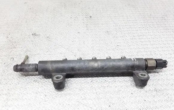 Nissan Primera Fuel main line pipe