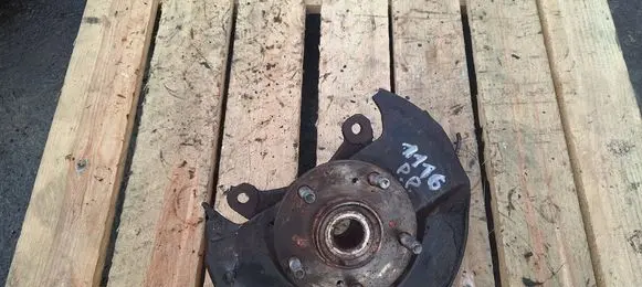 Honda FR-V Front wheel hub
