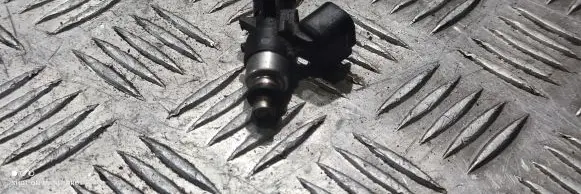 Dodge Challenger Fuel injector 5184085AC