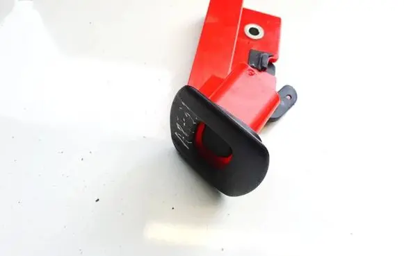 Ford Focus Seat back rest lock catch 