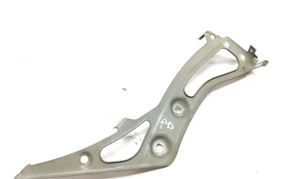 BMW 2 F46 Fender mounting bracket V272009173