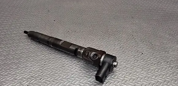 Audi A8 S8 D3 4E Fuel injector 057130277M 0445110158