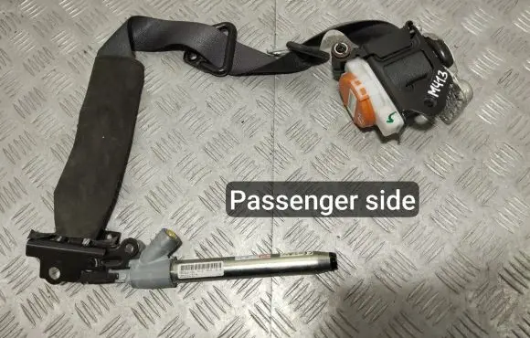 Aston Martin DB11 Front seatbelt HY53611B68ADW