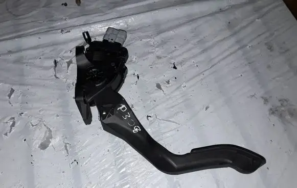 Peugeot 308 Accelerator throttle pedal 9671433780