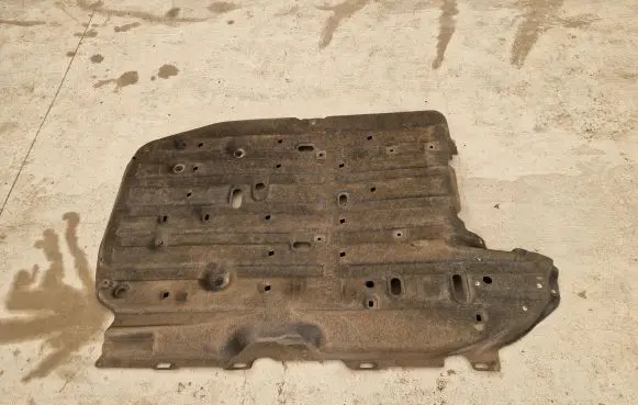 Honda HR-V Center/middle under tray cover 