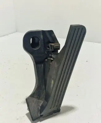 Volkswagen Touran II Accelerator throttle pedal 1T1723503M