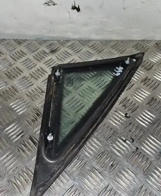 Seat Altea Front triangle window/glass 43R001057 DOT27M23100AS2