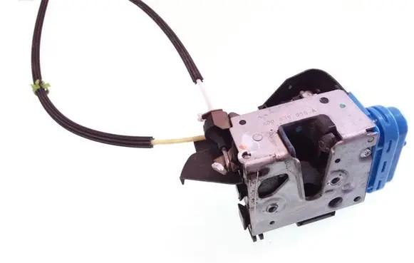 Audi A4 S4 B5 8D Rear door lock 8D0839016A