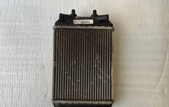 Audi RS4 Coolant radiator 8K0121212C