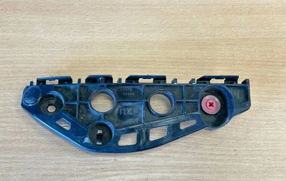Lexus RX 450H Front bumper mounting bracket 5253648020