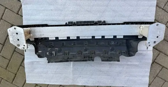 BMW M5 F90 Rear bumper mounting bracket 8065846