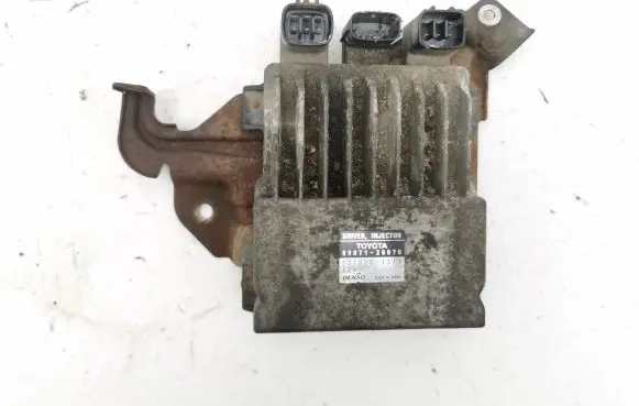 Toyota Avensis T250 Fuel injection control unit/module 8987120070