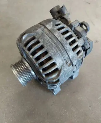 Citroen C4 I Picasso Generator/alternator 0124525035