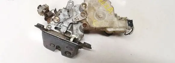 Subaru Impreza I Tailgate/trunk/boot lock/catch/latch 63100fe000 0892044a