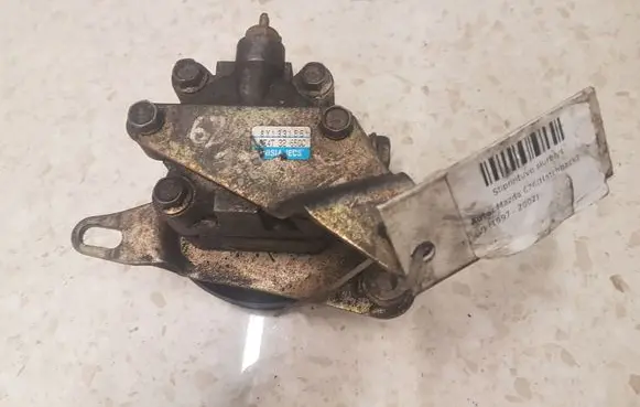 Mazda 626 Power steering pump 8Y133155