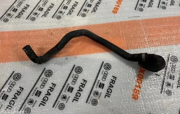 Audi A5 Engine coolant pipe/hose 8W1819350B