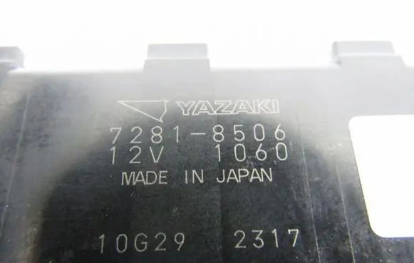 Suzuki Grand Vitara I Fuse module 72818506