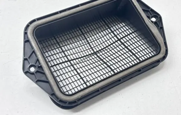 Volkswagen PASSAT B8 USA Quarter panel pressure vent 5N0815479