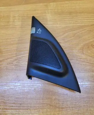 Volvo XC70 Front door high frequency speaker 30781067 M5X0G 10W40