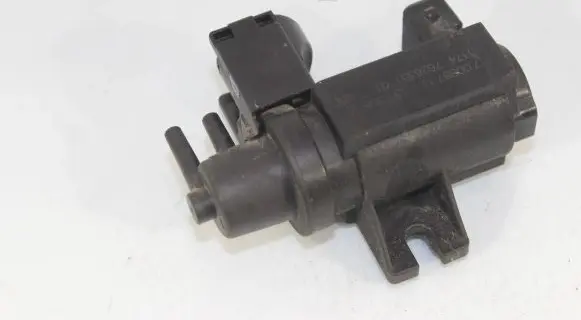 BMW 7 F01 F02 F03 F04 Turbo solenoid valve 7626351 13T308 70088711