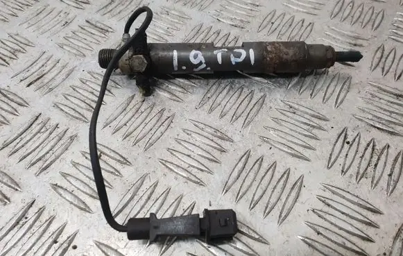 Volkswagen PASSAT B5 Fuel injector 028130201S