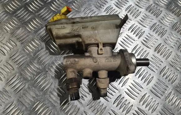 Seat Alhambra (Mk1) Master brake cylinder